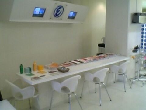 【緑地公園】楽しみながらのびのび働ける地域密着型の少人数×アットホームなサロン！高還元でしっかり稼げる給与体制を用意しています！「hair’s effect（ヘアーズエフェクト）」からスタイリスト（美容師）の求人★☆