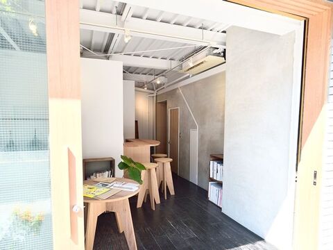 【中崎町】入客チャンスアリ！お客様一人一人にしっかり関われる環境◎こだわりの家具でカフェにも負けないオシャレな少人数サロン「ZAZIE hair（ザジ ヘアー）」からスタイリスト（美容師）の求人★☆