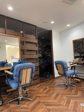 【石橋阪大前】≪業務委託、正社員、パートを選択可能≫≪自由出勤なので好きな日に休めます≫時短勤務や夕方までの勤務などライフスタイルに合わせて勤務時間を選べます！好きな日に休めるのでママさんも働きやすい待遇です！少人数制プライベートサロン「Lagna（ラグナ）」からスタイリスト（美容師）の求人☆★☆