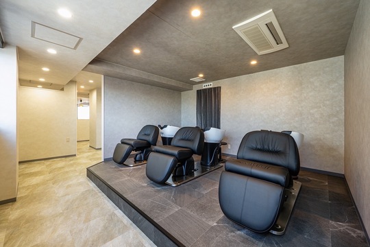 【中野坂上】≪最低保障給あり≫≪実働8時間制≫≪土日祝休みOK≫時短社員の方の相談もOK！マンツーマンで入客できる個室サロン！初月から安定して稼げます！「Lico salon（リコサロン）」からスタイリスト（美容師）の求人☆☆