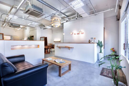 【北方駅】≪社会保険完備・営業時間17時30分迄・月8,9日休み・レッスンは営業時間内≫残業代は1分単位で支給！技術レベルに応じた昇給あり！オリジナルのカリキュラムで早期デビューを目指せます！「F for your hair 北方店（エフフォーユアヘアーキタガタテン）」からアシスタント（美容師）の求人☆★