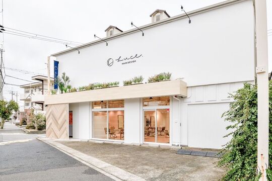 【播磨町】≪月給23万円≫≪社会保険完備≫≪完全週休2日制≫営業中レッスンなのでプライベートも充実！奨学金補助、ウィッグ代全額支給などサポート体制も充実！しっかり技術を学べます！カラーリストとしての勤務もOK「Luc.hair.design（ルクヘアーデザイン）」からアシスタント・カラーリスト（美容師）の求人☆★☆