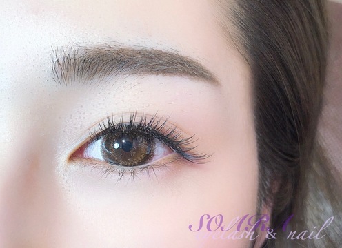 【樟葉】予約時間がゆったりでお客様に寄り添った接客が出来るサロン！月給25万円以上・18時閉店・希望休3日・土日祝も可・髪色ネイル自由！プライベートも充実できるサロン「SOARA 樟葉店（ソアラクズハテン）」からアイリスト（アイデザイナー・まつ毛エクステ）の求人☆☆