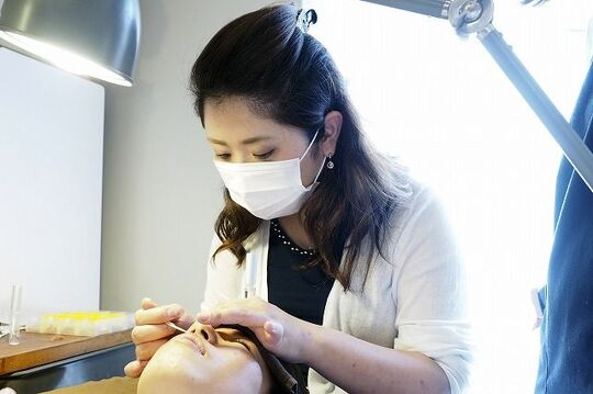 【阿倍野】頑張った分しっかり還元！売上50万以上になれば売上の45％がお給与に!スタッフさの事を考えてくれるサロンだから長く働ける環境”truck eyelash 阿倍野店（トラック アイラッシュ アベノテン）”からアイリスト・アイデザイナー（アイラッシュ・まつ毛エクステ）の求人★