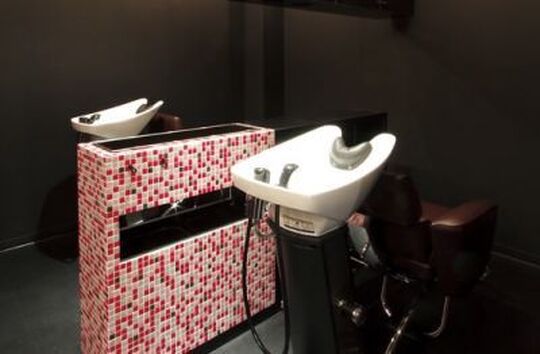 【草津】撮影やコンテストなど他のサロンではできない経験もたくさんできますよ♪有給休暇や誕生日手当など嬉しい特典もいっぱい☆anuenue alakai(アヌエヌエ アラカイ)からスタイリスト(美容師)の求人☆★☆