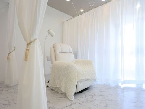 【光明池】≪有給休暇10日〜最大20日≫≪日曜定休≫≪月給20万円〜≫≪16時までの勤務OK≫≪扶養内の勤務OK≫★今までの経験を生かしてサロン作りに携われるチャンスです ”moi-meme（モアメーム）”からアイリスト（アイデザイナー・まつ毛エクステ）の求人☆★