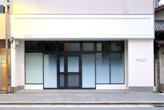 【JR塚本駅】≪月給27万円以上≫≪完全週休2日制&有給あり≫≪社会保険完備≫アイラッシュも導入するトータルビューティーサロン！安心して長く働ける環境です！「NILLU 塚本店（ニルツカモトテン）」からスタイリスト（美容師）の求人☆★☆