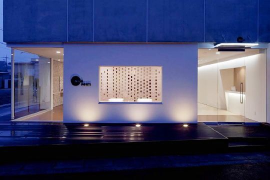 【春日部駅】■平均退社19時台・月9日休み選択可能・産休育休制度あり・社会保険完備■幅広い年齢層のスタッフさんが活躍中！ママさんスタイリストさんも大歓迎！今までの経験を活かしつつ、長所をしっかり伸ばせるます！「N＆A CONTi（エヌアンドエーコンティ）」からスタイリスト（美容師）の求人☆★