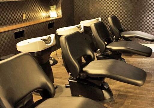 【近鉄奈良駅】≪完全週休2日制≫≪月給23万円～≫≪土日休みも相談OK≫≪社会保険完備≫≪最短2年でスタイリストデビュー可能≫しっかりとした教育環境の整ったサロンで技術習得！駅チカなので通勤もラクラク！「Trip by NYNY（トリップバイニューヨークニューヨーク）」からアシスタント（美容師）の求人☆★