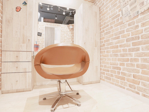 【新高円寺】≪完全週休2日制・土日休みの取得OK・20時までの退勤可能≫マンツーマン施術でお客様としっかり向き合える！豊富な髪質改善メニューで人気の完全個室サロン「cowen（コーエン）」からスタイリスト（美容師）の求人☆★☆