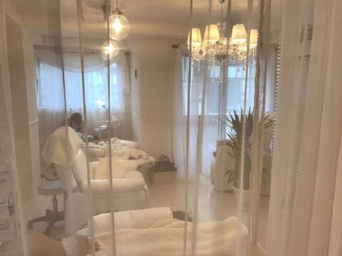 【天神】≪社会保険完備≫≪毎週日曜日お休み≫平均退勤時間19時頃なのでプライベートを充実させながらお仕事も頑張れちゃう！福利厚生の整った「samansa regaro（サマンサレガロ）」からアイリスト（アイデザイナー・まつげエクステ）の求人☆☆