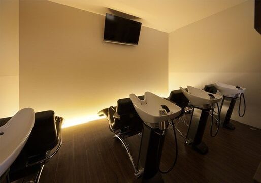 【伊川谷】未経験、通信生、新卒生OK★パート・アルバイトも同時募集◇スタッフ仲抜群のアットホームな環境でしっかりとした技術を学べます！！神戸を中心に展開しているサロン“Pacific Dazzle Copain（パシフィック ダズール コパン）”からアシスタント（美容師）の求人☆★☆