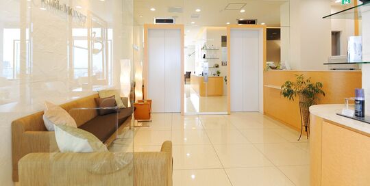 【池袋】◆完全週休2日制・産休育休制度あり・着付けも学べる・社会保険完備◆あなたの興味があることに挑戦可能、外部活動も盛んで、楽しい美容師ライフを送れます！安心してキャリアアップが可能な「Claude MONET 池袋店（クロードモネイケブクロテン）」からスタイリスト（美容師）の求人☆★