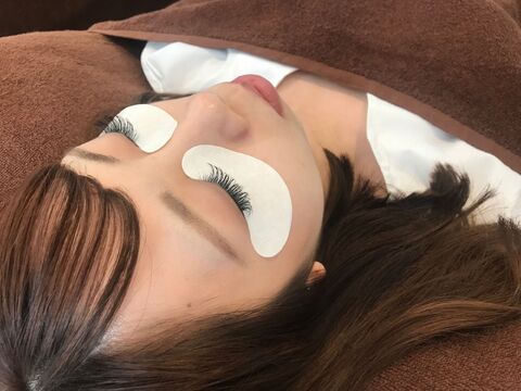 【六甲道】早番の日は18時に帰れる！月8休み♪有給休暇あり！プライベートも充実できる環境★”Jasmine lash（ジャスミン ラッシュ）”からアイリスト（アイデザイナー・まつ毛エクステ）の求人★☆★