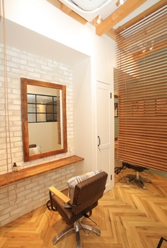 【国分寺駅】≪土日祝休みOK≫≪実働8時間≫理想のライフワークバランスが実現できる人気サロン！メリハリをつけて働くことができます！「PLATANUS 国分寺南口店（プラタナスコクブンジミナミグチテン ）」からスタイリスト（美容師）の求人☆★