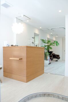 【豊中】≪6ヵ月間の最低保障あり!!≫≪入客チャンス大◎≫≪フリー／指名43％還元♪≫サロンワークのみなので自分の時間もしっかり持てる完全歩合制の委託サロン“full marks 豊中店（フルマークストヨナカテン）”からスタイリスト（美容師）の求人☆★☆