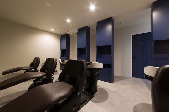 【河内小阪】≪デビューまで平均1年半≫≪集客数エリア 1≫≪完全週休2日≫≪土日休みは最大年4回OK≫≪最大10連休OK≫今の環境で中々お客様に入れない方は是非、お話を聞きに来てください！スタイリストとして活躍できる環境が整っています！「float 河内小阪（フロートカワチコサカ）」からアシスタント（美容師）の求人☆★☆