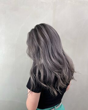 【京都駅】≪3名限定！！入社3ヶ月間フリー指名共に70％還元≫≪マンツーマンでの入客≫≪客層は20〜30代がメイン≫≪有名美容師から数ヶ月に1度技術講習あり≫≪30万円の最低保障給制度あり≫土日にはヘアセットのオーダーがかなり多いサロン！月に50万円以上も目指せるサロン！「SIUN.（シウン）」よりスタイリスト（美容師）の求人☆★