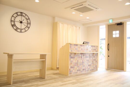 【放出】≪月給26万円スタート＆社会保険完備≫≪日曜日定休あり≫入客チャンス抜群！これから可能性のあるサロンです！スタイル作りに興味のある方、大歓迎です！「Forte（フォルテ）」からスタイリスト（美容師）の求人★☆