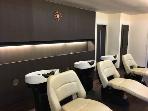 【三苫】≪有給休暇あり≫≪誕生日休暇あり≫丁寧な接客でリピーター多数！！平均退勤時間も早いのでプライベートも大切にする事が出来るヘアサロン「igrek（イグレック）」からアシスタント（美容師）の求人☆★