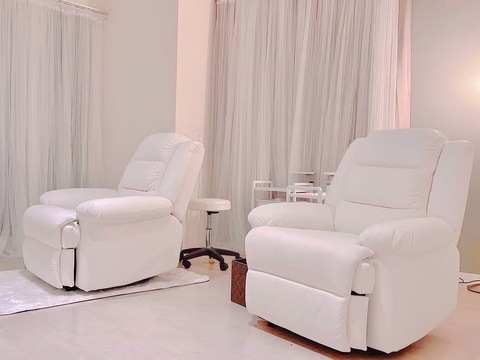 【明石】≪完全週休2日制≫≪社会保険完備≫≪土日休み月3回OK≫≪髪色・ネイル自由≫≪実働8時間・休憩1時間≫≪未経験・新卒生OK≫≪ノルマなし≫エリア高水準の給与と好条件で長く働ける環境！落ち着いた雰囲気のサロンで自分に合った働き方がしたい方にオススメ！「W eye+ 明石店（ダブリュー アイプラス アカシテン）」からアイリスト（まつげエクステ・まつげパーマ・アイブロウ）の求人☆☆