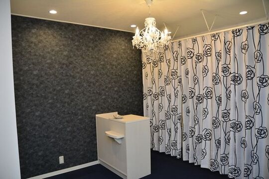 【津久野】≪社会保険完備≫駅前すぐのプライベートサロン！研修体制があるので未経験からでもプロのアイリストを目指す事ができますよ！「ate eyelash 津久野店（アテアイラッシュツクノテン）」からアイリスト（アイデザイナー・まつ毛エクステ）の求人☆☆