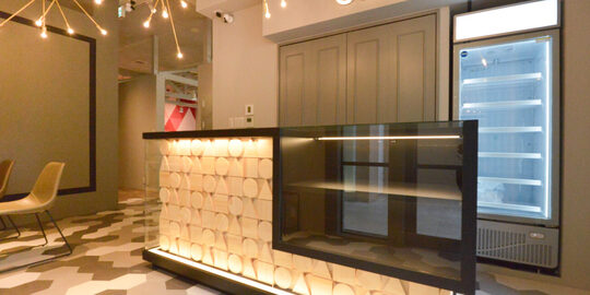 【天満】≪特別休暇あり≫≪社会保険完備≫店舗展開しているトータルビューティーサロン！待遇面抜群！働きやすい環境が整っている！「Lolonois 天満（ロロネーテンマ）」からスタイリスト（美容師）の求人☆★