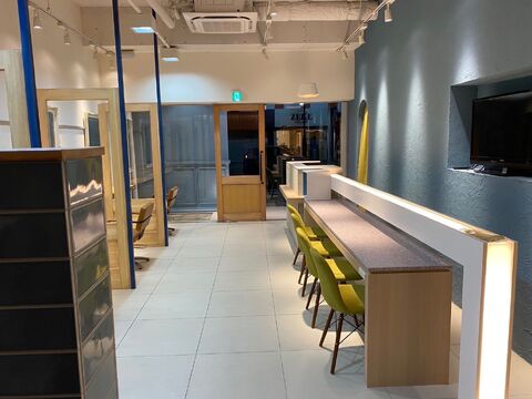 【大阪狭山市駅】スタッフやお客さんと家族のような付き合いの地域密着サロン！用事があって午前や午後だけ休みたい…そんな相談もしやすい、アットホームな雰囲気が自慢です！「sparrow（スパロウ）」アシスタント（美容師）の求人☆☆