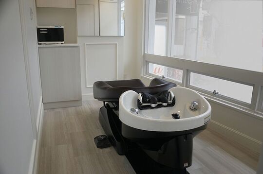 【元町】≪社会保険完備≫≪月7日休み≫≪社員寮あり≫≪定期健康診断≫≪子供手当あり≫好待遇で長くいてもらえる環境があります！年4回の社内技術試験で着実に昇給、昇格していけます！個室完備のリラクゼーションサロン「MIOSTYLE(s)元町店（ミオスタイルモトマチテン）」からスタイリスト・アシスタント（理容師）の求人☆★