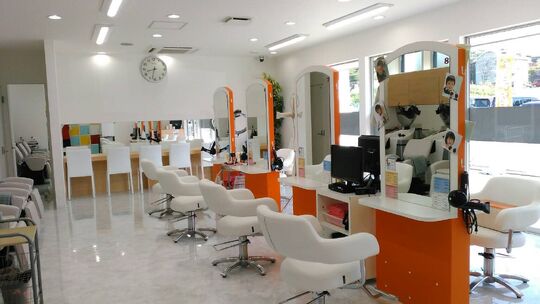 【土井】隣接する保育園に優先的に入れるスタッフ優遇制度アリ♪ブランクがある方でもオススメの 美容室マックファミリー 青葉店（ビヨウシツマックファミリーアオバテン）からスタイリスト(美容師)の求人☆★