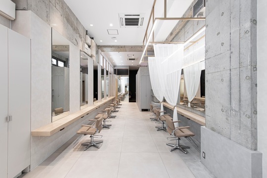 【浦和駅】≪高単価サロン≫≪産休育休実績あり≫≪休日数選択可能≫抜群の待遇で働けるトレンドサロン！スタッフさん同士も仲が良く、和気あいあいと頑張れる環境です！「lbio（エルビオ）」からスタイリスト（美容師）の求人☆★