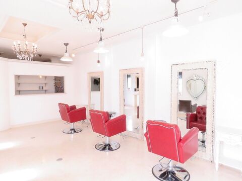 【西鉄三苫駅】≪完全週休二日制・毎週2連休・社会保険完備≫カリキュラムを準備し一人前の美容師に育てます！！一人ひとりのお客様を大切にするヘアサロン「un hair design（アンヘアーデザイン）」からアシスタント（美容師）の求人★☆