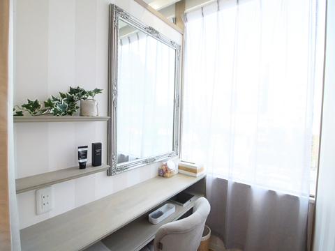 【南森町】≪社会保険完備・完全週休2日制・土日祝月1回休みOK・実働7～9時間選択可能・休憩1時間保障・毎日のミーティングや残業ナシ・完全個室or半個室≫やりがいを感じながら、安心して働ける環境です！「from-E 南森町店（フロムイーミナミモリマチテン）」からアイリスト（まつげエクステ・まつげパーマ・アイブロウ）の求人☆☆