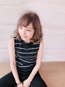 【木幡】≪日曜定休≫≪月給24万円〜≫≪スタイリスト歴3年で月給50万の実績あり≫≪パート・アルバイト勤務の方も大歓迎≫≪月6〜8日休みを選べる≫≪社会保険完備≫≪最寄駅から徒歩1分≫離職率の低いサロン！パートスタッフも多数活躍中◎カットの入客チャンスが多い！最優先はスタッフさんの幸せ！そのうえでお客様を幸せにしていきます◎Lien hair（リアンヘアー）からスタイリスト(美容師)の求人☆★