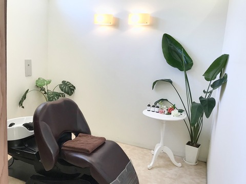 【白鳥】≪社会保険完備・月8日休み・選べる働き方・平均退勤時間17時頃・産休育休実績あり≫柔軟な働き方が可能です！高い技術力が幅広いお客様から愛され続ける地域密着型サロン「YOSH hair（ヨシヘアー）」からスタイリスト（美容師）の求人☆★