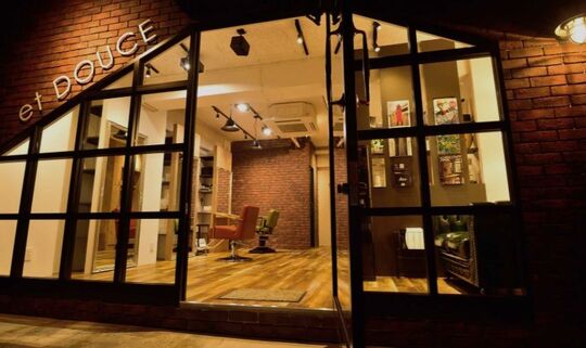 【あざみ野】≪社会保険完備≫≪月8日休み≫ブランクのある方、子育て中の方でも歓迎！月給30万円越えも目指せます！小規模少人数のプライベートサロン「et Douce（エドゥース）」からスタイリスト（美容師）の求人☆★