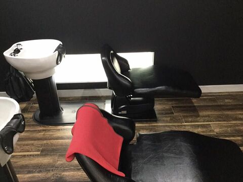 【高宮】≪平均退勤時間19:00・社会保険完備≫関東でお仕事していたオーナーさんから技術を学べ、スタイリストデビューは2年で狙えます！！小規模でお客様としっかり関われるヘアサロン「3.A（スリーエー）」からアシスタント（美容師）の求人☆★