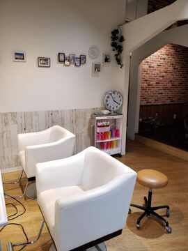 【津久野】 月9日休み スタイリストオンリーサロンなのでレッスンなどで夜が遅くなりません！お客様とマンツーマンでじっくり関われます！「Hair design WOW（ヘアーデザインワウ）」からスタイリスト（美容師）の求人☆★☆