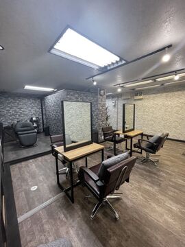 【鳴尾】≪正社員は月給25万円スタート！≫≪実働8時間≫≪毎週土日休みOK≫≪希望休月8日≫≪社会保険完備≫≪委託も最低保証給あり≫自由度が高く、働きやすさ抜群！入客チャンス豊富！！地域の方から大人気のヘアサロン「KATR（カトル）」からスタイリスト（美容師）の求人☆★