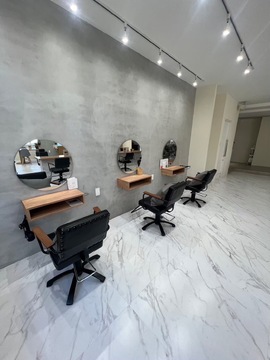 【さくら夙川】≪社会保険完備≫≪完全週休2日制≫≪有給休暇あり≫など働きやすい待遇と一人一人の個性を伸ばせる環境を用意！プライベート重視で働きたい方も、自分のやりたいことを追及していきたい方、どちらにもおすすめ！自由度が高いサロンです「CHAINON 夙川店（シェノンシュクガワテン）」からアシスタント（美容師）の求人☆★