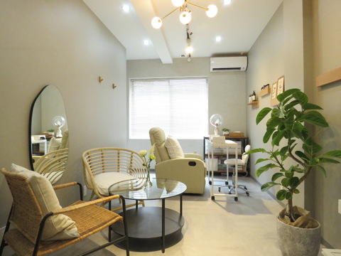 【本通】≪社会保険完備・育休産休制度（実績あり）・選べる働き方・ネイル髪型自由≫充実した福利厚生のもとあなたに合った働き方が実現できます！幅広いメニューが多くの女性に愛されるサロン「Lilium kelly（リリウム ケリー）」からネイリスト（ネイル）の求人☆☆