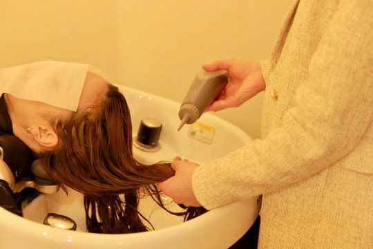 【鎌取】≪時短正社員もOK≫≪マンツーマン入客≫≪土日祝休みOK≫ライフワークバランス重視の方にもおすすめ！スタッフファーストな就業体制を整えている人気サロン！「ref-le（ルフール）」からスタイリスト（美容師）の求人☆★