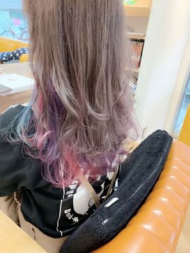 【吉塚】≪月8日休≫≪ファッション手当あり≫≪GW休暇あり≫入客チャンスあり！あなたのファンを増やすこの機会逃すわけにはいきませんよね！ メリハリをつけて楽しくお仕事しましょう♪幅広い世代に愛されるアットホームサロン「e.m.a hair design（エマヘアデザイン）」からスタイリスト（美容師）の求人☆☆