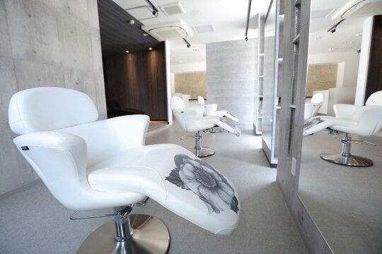 【摂津本山】感覚じゃなく“根拠”で上手くなる。似合わせ理論で、もう一度スタート切りませんか？デビューしたのに入客が少なくて自信がない。そんなあなたがもう一度、美容師としてのスタートを切れる場所です。「i-go（イーゴ）」からスタイリスト（美容師）の求人☆☆