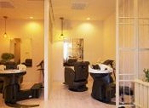 【法善寺】お客様とじっくり関わっていきたい方にオススメ！他ではあまり扱われていないこだわりの薬剤を使用しています！髪にも肌にも優しい弱酸性美容サロン「Mallow hair（マロウヘアー）」からスタイリスト（美容師）の求人☆☆