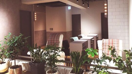 【渋谷】未経験可！≪社保完備・インセンティブ制度充実≫オシャレ女子であふれるこだわりの店内！カウンセリングをしっかり行い女性の美しさを最も引き立てる目元を提供します「Amelie（アメリ） 」からアイリスト（まつげエクステ・まつげパーマ・アイブロウ）の求人☆☆