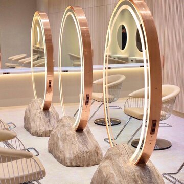 【烏丸】◆完全週休2日制・社会保険完備◆業界を牽引するトレンドサロン！複数のキャリアアッププランを用意しており将来も安心！某集客サイト全国1位の獲得実績があり入客チャンス多数！「Lond ambre 四条烏丸（ロンドアンブルシジョウカラスマ）」からスタイリスト（美容師）の求人☆★