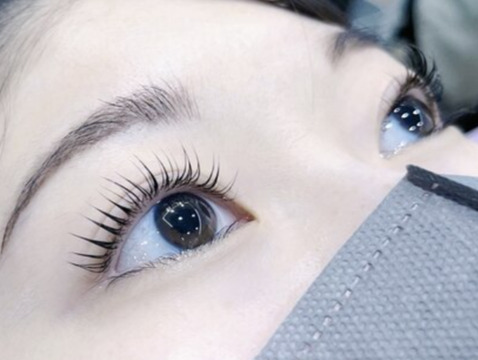 【高田馬場】≪社会保険あり≫≪産休・育休実績あり≫≪有給休暇あり≫≪独立支援あり≫髪色、ネイル自由！しっかりした技術を学べます！福利厚生も整っていて安心、女性がいつまでも輝けるサロン「LanNe eyebrow&eyelash Studio 高田馬場2号店（ランネアイブロウアンドアイラッシュスタジオ」からアイリスト（まつげエクステ・まつげパーマ・アイブロウ）の求人☆☆