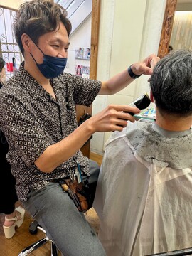 【寺田町】≪月給25万円〜≫≪平均19時半退勤≫≪社会保険完備≫お客様もスタッフも”わくわく”できるサロン！ヘア、エステ、着付けなど日常から人生の大事なイベントまで幅広くキレイをサポートする「merry Charm/MARCH（メリーチャームマーチ）」からアシスタント（美容師）の求人☆★