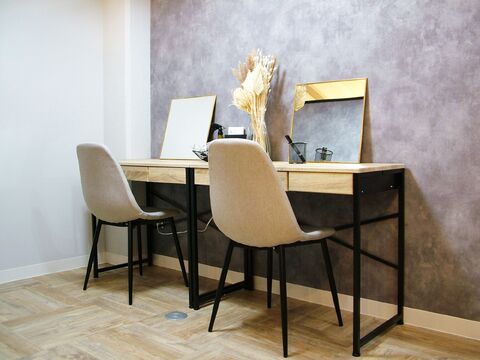 【阪急梅田】≪完全週休2日≫≪社会保険完備≫≪研修中も月給20万円≫≪モデル集めサポートあり≫未経験・新卒生OK！福利厚生バツグンのアイラッシュサロン「Moon（ムーン）」からアイリスト（まつげエクステ・まつげパーマ・アイブロウ）の求人★☆★